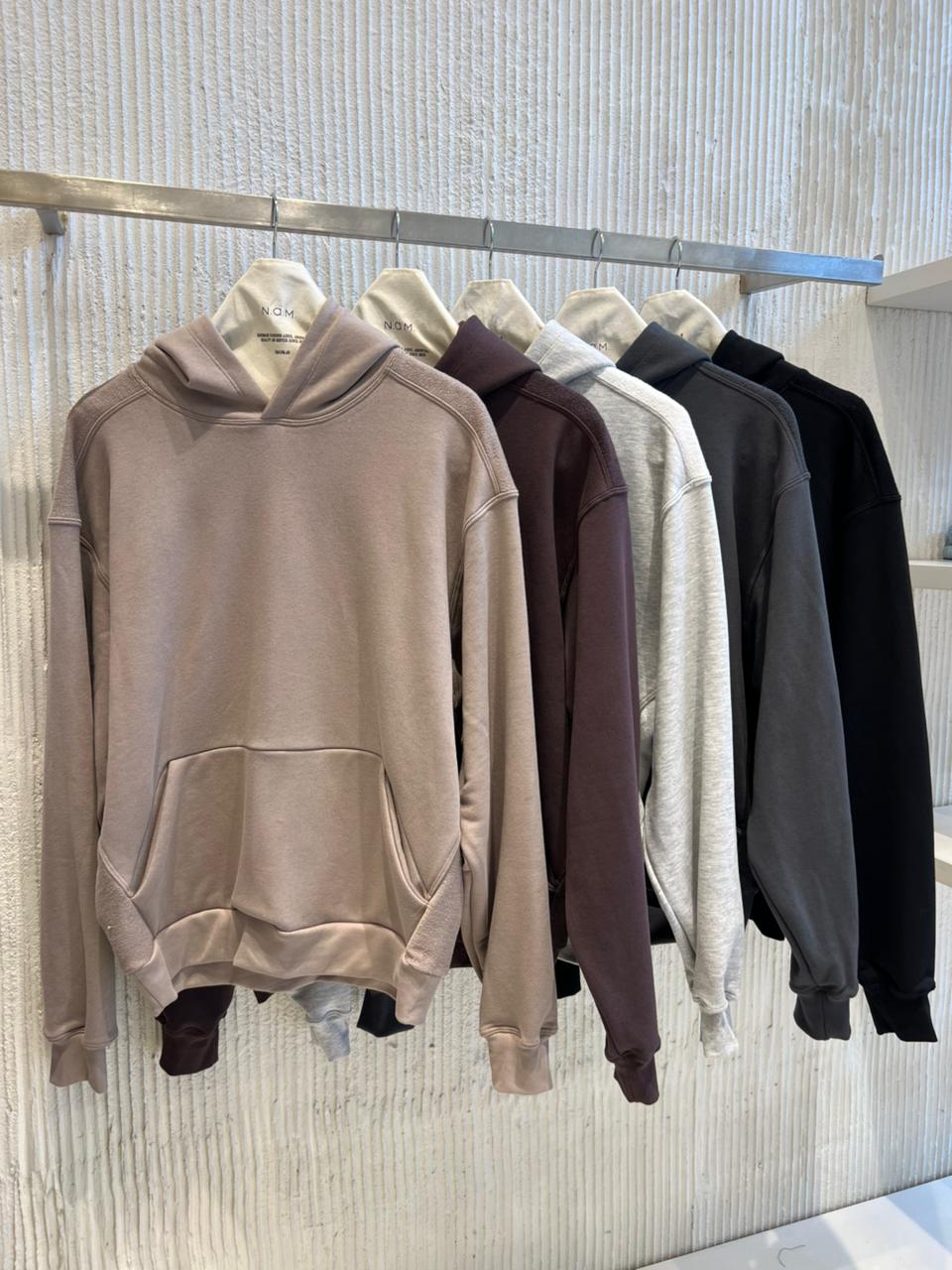 Hoodie Canguro Con Recortes Riga