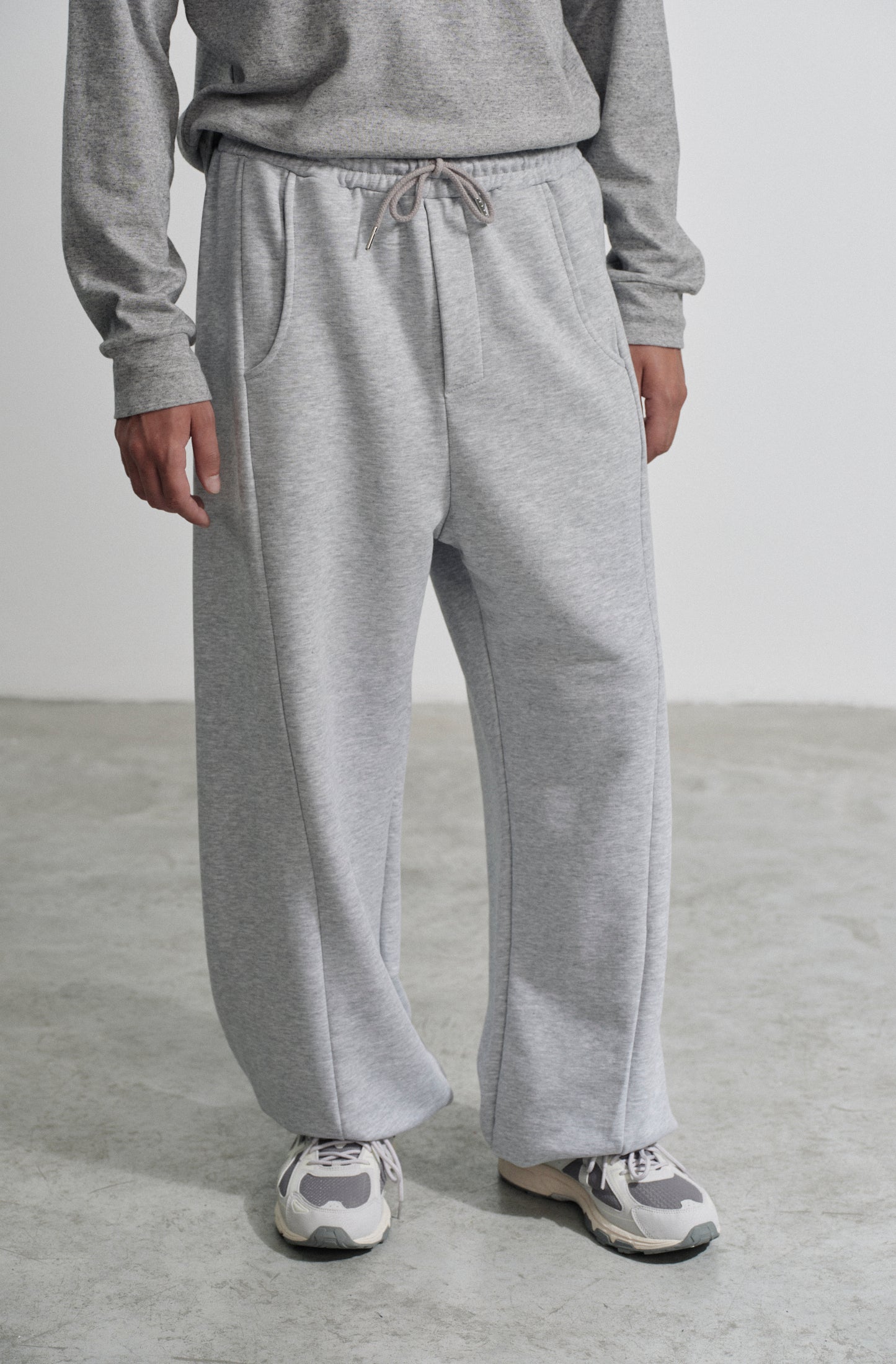 Jogger con recortes Riga