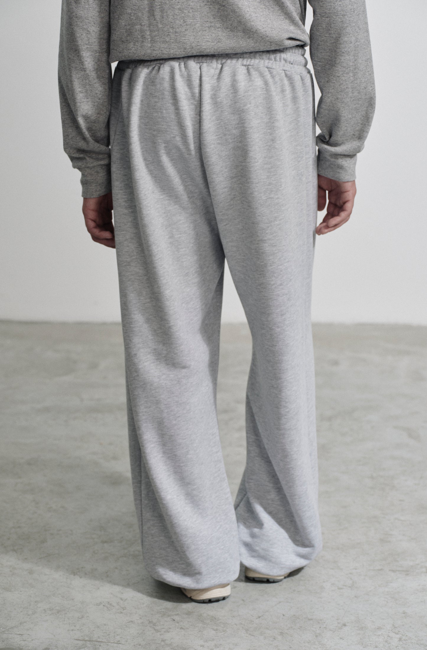 Jogger con recortes Riga