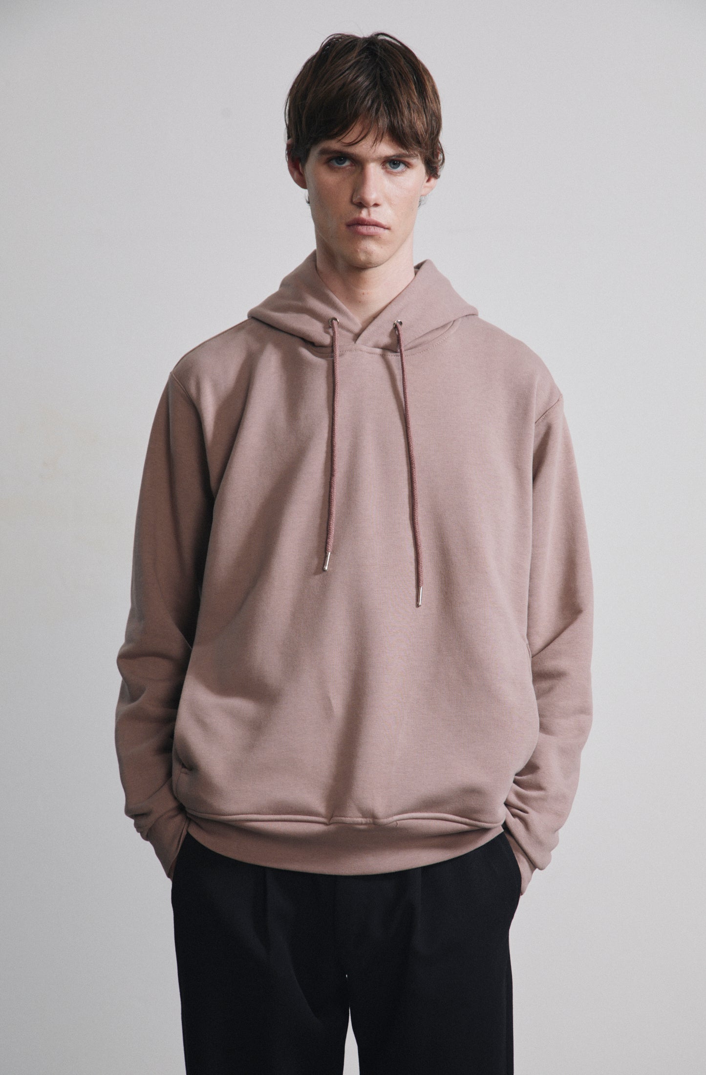 Hoodie con recorte Riga