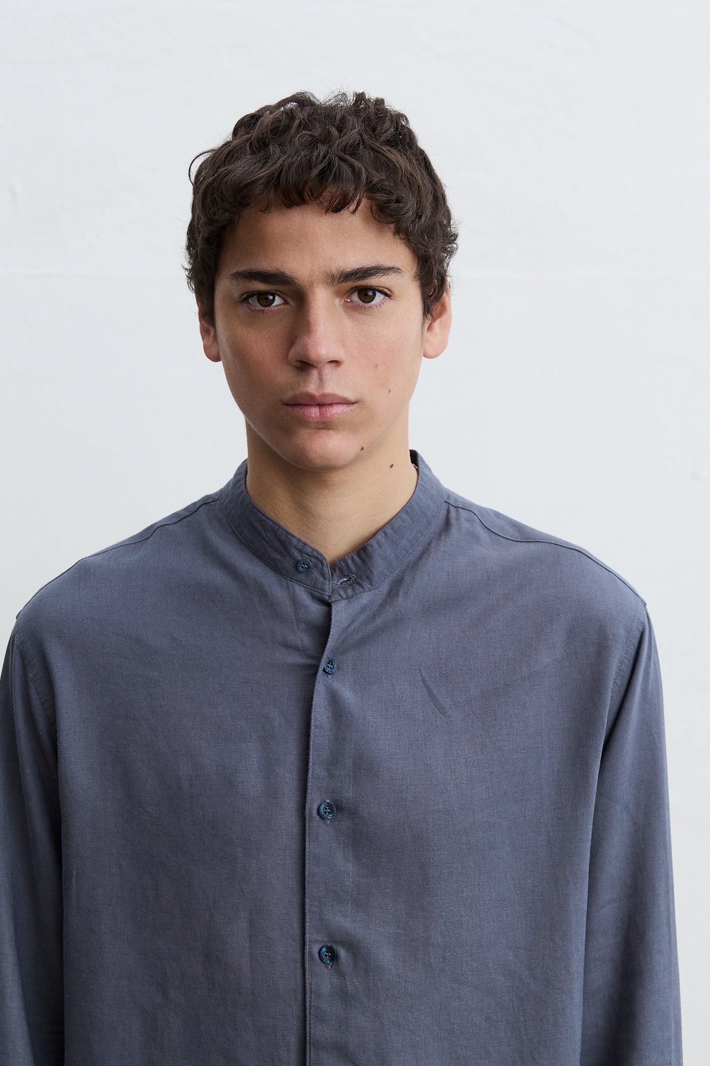 Camisa cuello mao Danubio